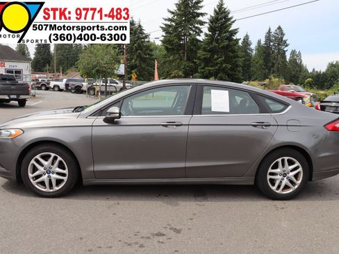 Used 2014 Ford Fusion SE FWD image 5