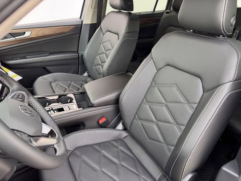 New 2026 Volkswagen Atlas SE image 24