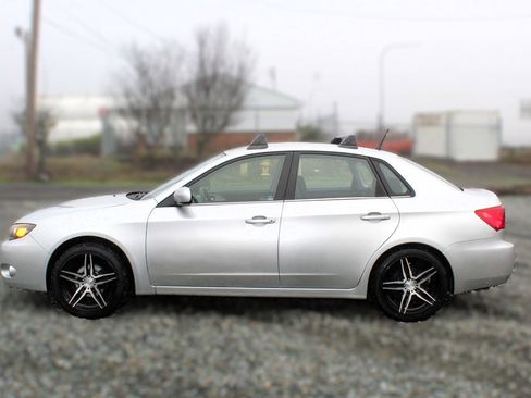Used 2010 Subaru Impreza 2.5i image 4