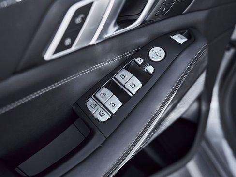 Used 2024 BMW ALPINA XB7 AWD/4WD image 32