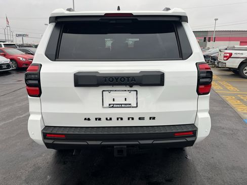 Used 2025 Toyota 4Runner TRD Off-Road Premium image 8