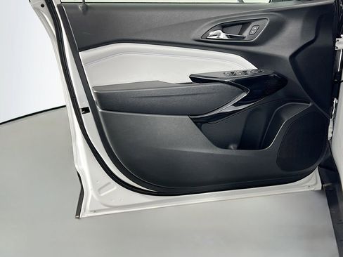 New 2026 Chevrolet Trax LT image 17