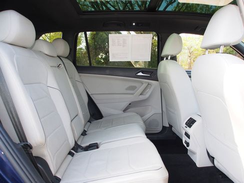 Used 2022 Volkswagen Tiguan SEL R-Line image 14