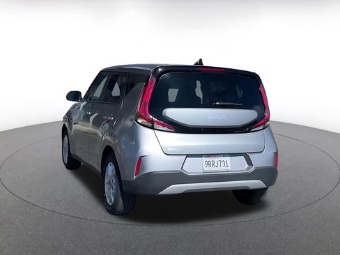 Used 2025 Kia Soul LX w/ LX Technology Package image 11