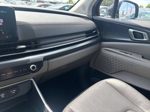 Used 2026 Kia Carnival FWD image 38
