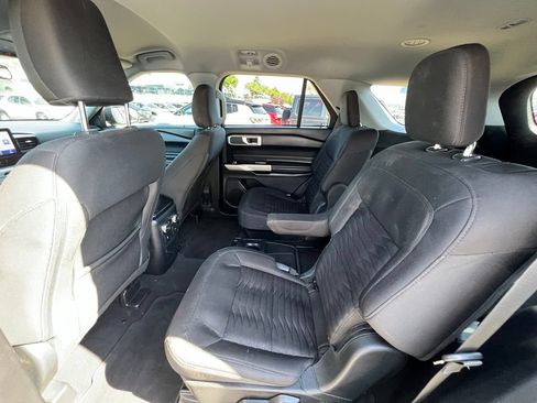 Used 2021 Ford Explorer XLT AWD/4WD image 20