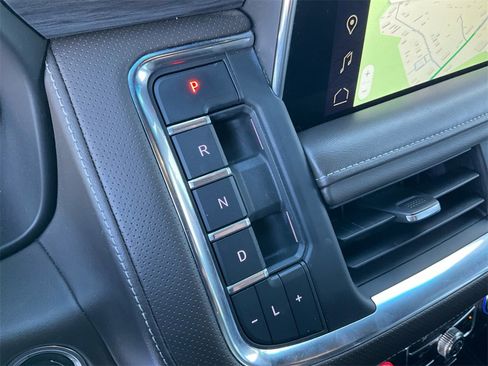 Used 2023 GMC Yukon XL SLT image 38