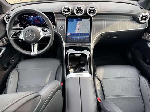 Used 2025 Mercedes-Benz GLC 300 4MATIC image 24