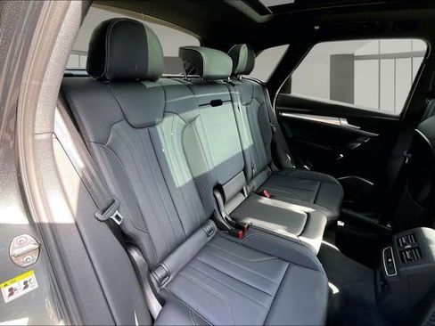 Used 2025 Audi Q5 2.0T Premium w/ Convenience Plus Package AWD/4WD image 25