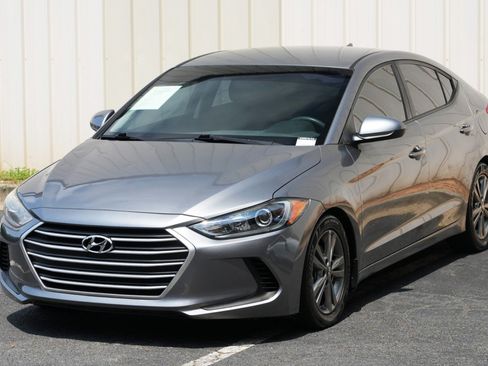 Used 2018 Hyundai Elantra SEL FWD image 39