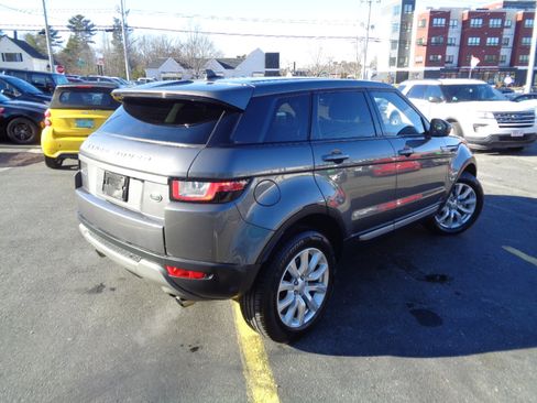 Used 2016 Land Rover Range Rover Evoque SE image 4