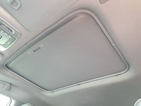 Used 2021 Toyota Sienna XSE image 18