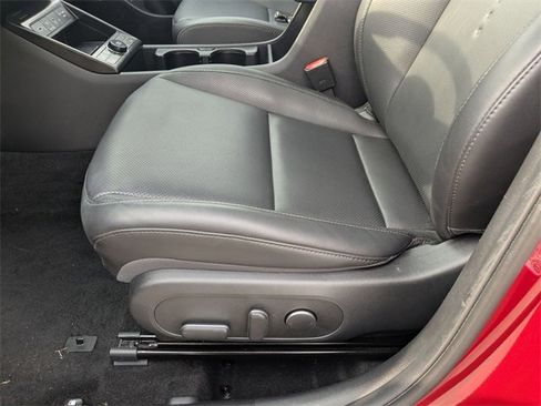 Used 2024 Hyundai Kona Limited image 14