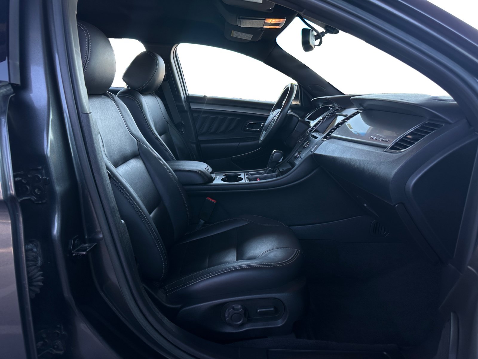 Used 2018 Ford Taurus SEL w/ Equipment Group 201A FWD image 15