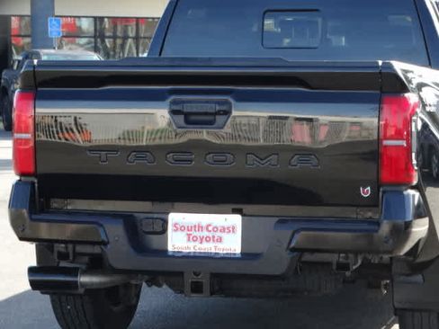 Used 2025 Toyota Tacoma TRD Sport image 15