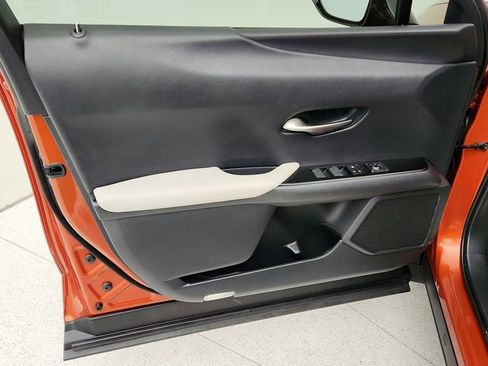 Used 2019 Lexus UX 250h w/ Premium Package image 10