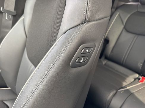 Used 2025 Genesis GV70 2.5T w/ Sport Prestige Package image 33