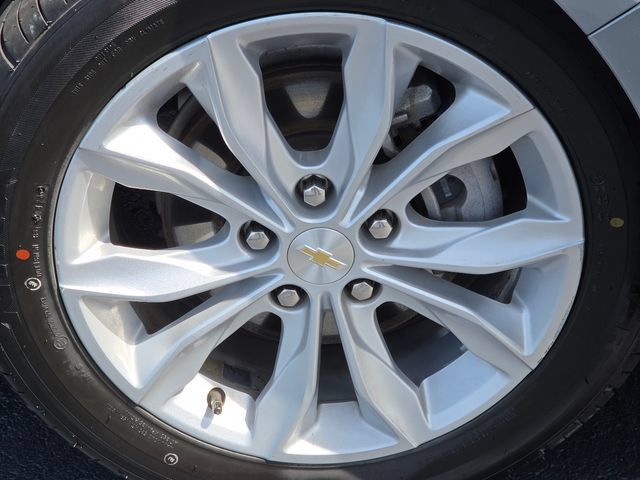 Used 2025 Chevrolet Malibu LT FWD image 7
