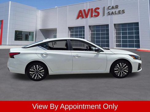 Used 2025 Nissan Altima 2.5 SV FWD image 5