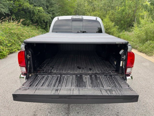 Used 2019 Toyota Tacoma TRD Off-Road AWD/4WD image 14