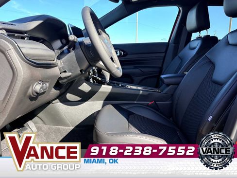 New 2026 Jeep Compass Latitude AWD/4WD image 11