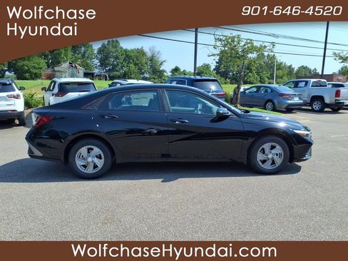 New 2026 Hyundai Elantra SE FWD image 6