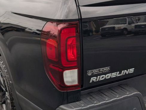 Used 2023 Honda Ridgeline Black Edition image 13