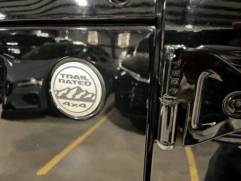 Used 2021 Jeep Gladiator Overland image 28