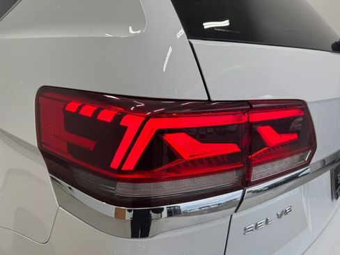 Used 2022 Volkswagen Atlas SEL Premium AWD/4WD image 33
