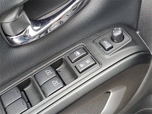 Used 2024 Nissan Titan PRO-4X w/ Pro-4x Convenience Package image 18