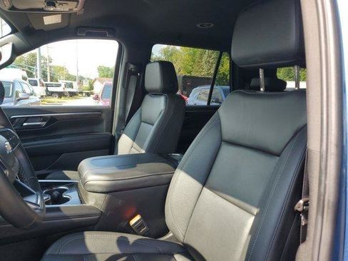 Used 2025 Chevrolet Tahoe LT w/ Comfort Package AWD/4WD image 18