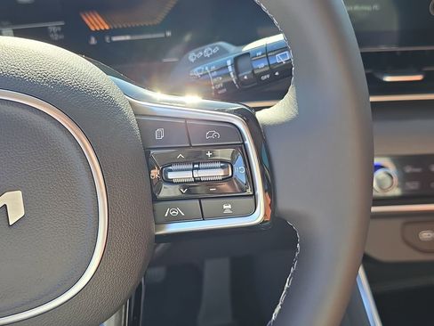 New 2026 Kia Carnival EX FWD image 33
