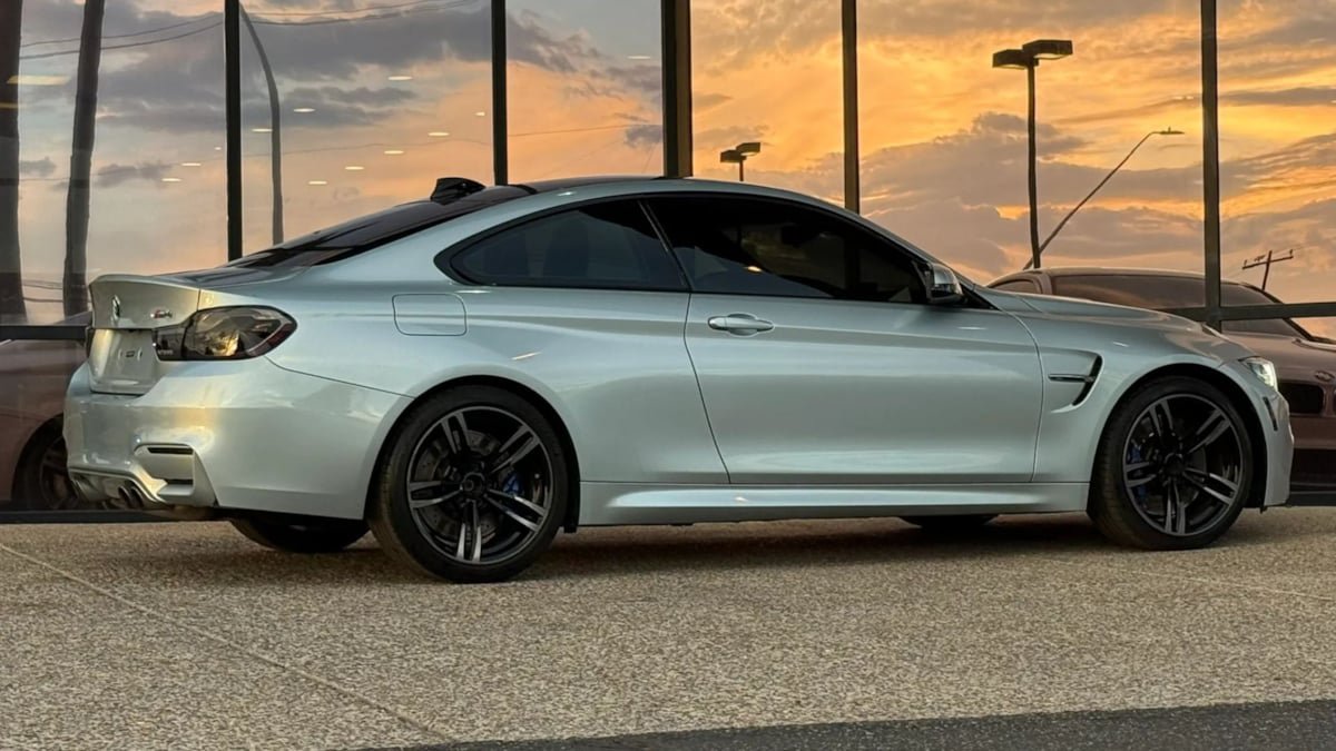 Used 2018 BMW M4 Coupe RWD image 13