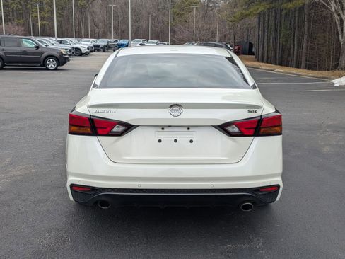 Used 2020 Nissan Altima 2.5 SR w/ Premium Package image 6