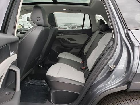 New 2026 Volkswagen Tiguan SE AWD/4WD image 8