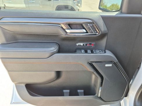 Used 2025 GMC Sierra 1500 AT4 w/ AT4 Premium Package image 26