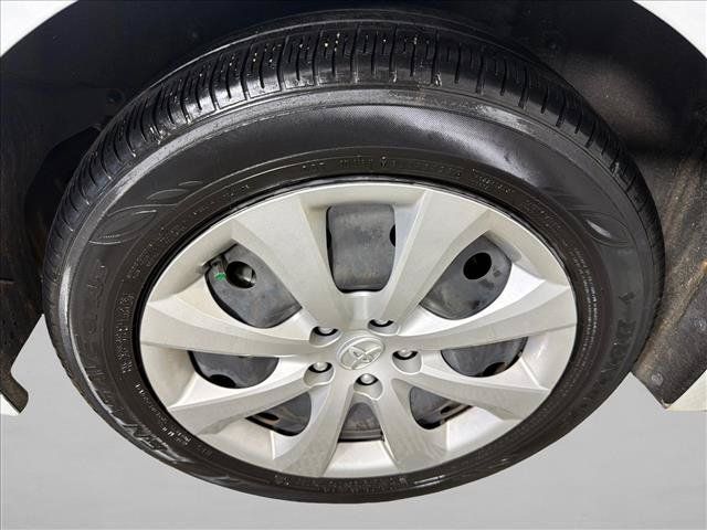 Used 2024 Toyota Corolla LE FWD image 17