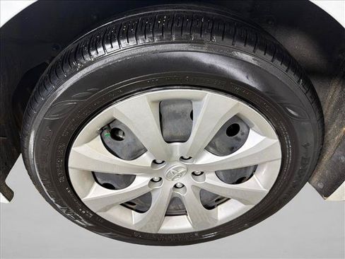 Used 2024 Toyota Corolla LE FWD image 17