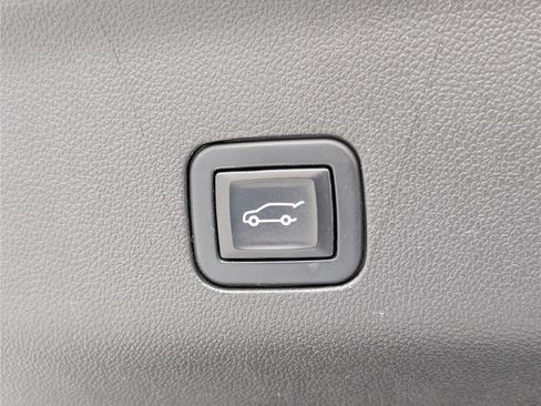 Used 2023 Chevrolet Tahoe High Country AWD/4WD image 16