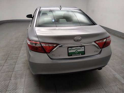 Used 2017 Toyota Camry XLE w/ Moonroof Package image 6