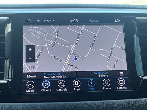 Used 2018 Chrysler Pacifica Touring-L FWD image 20