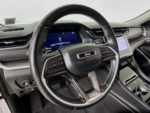 Used 2022 Jeep Grand Cherokee L Limited image 12