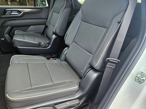 New 2026 GMC Yukon Elevation image 29