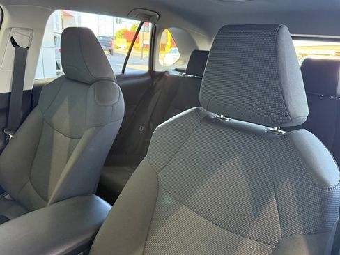 Used 2025 Toyota RAV4 LE image 20