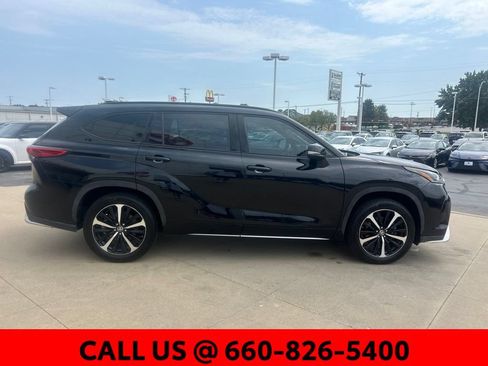Used 2021 Toyota Highlander XSE FWD image 5