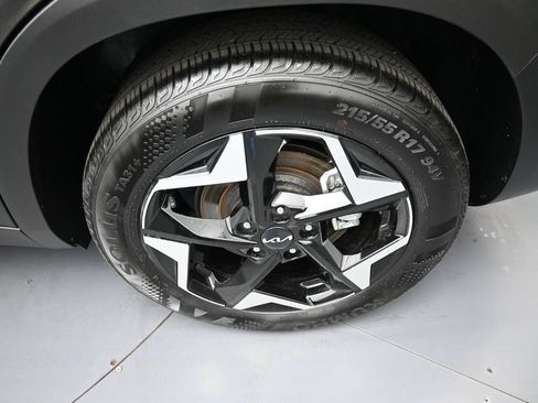 Certified 2025 Kia Seltos EX AWD/4WD image 15
