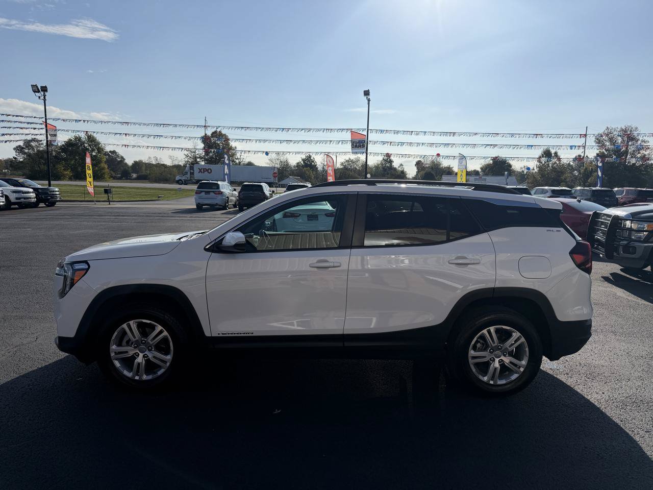 Used 2024 GMC Terrain SLE w/ Driver Convenience Package AWD/4WD image 9