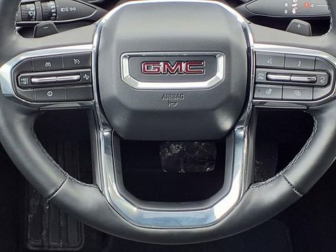 Used 2025 GMC Acadia Elevation image 15