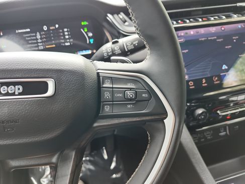 Used 2023 Jeep Grand Cherokee 4WD 4xe image 21