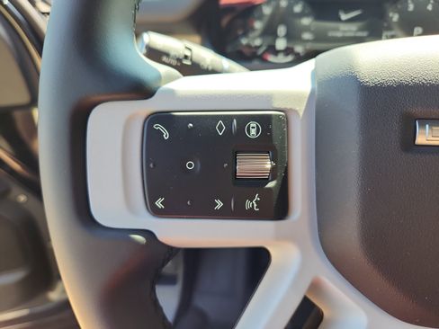 New 2025 Land Rover Defender 110 S image 17